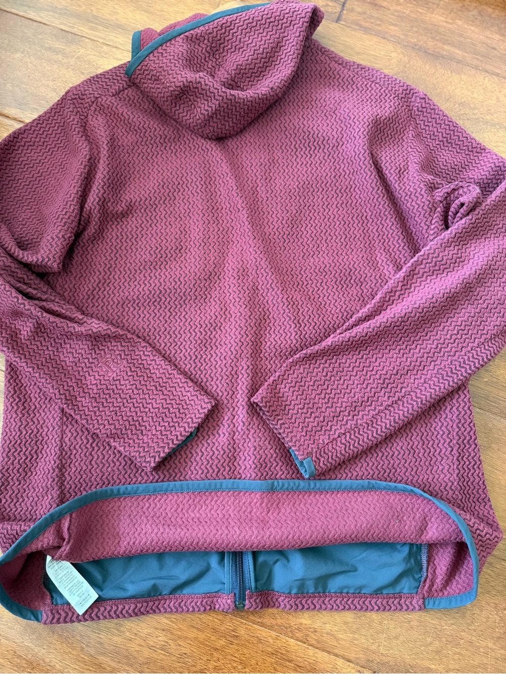 Patagonia Burgundy Fleece Jacket with Navy Accents - Picture 2 of 7